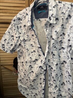 MBX White Short-Sleeve Palm-Print Button-Down Shirt Large